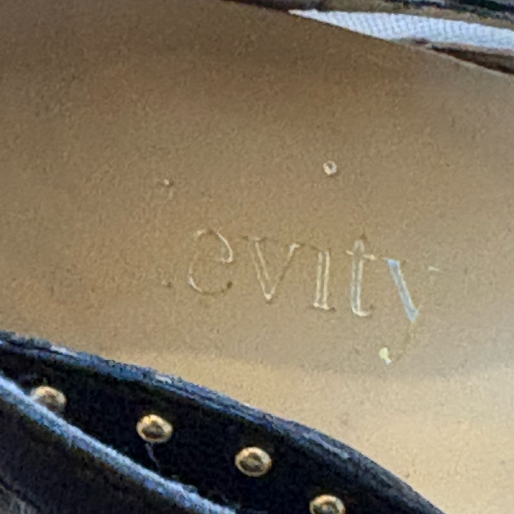 Black and Gold Studded Heels - Picture 9 of 10